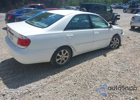 2006 Toyota Camry Xle V6 z USA, uszkodzony, nr VIN 4T1BF30K46U633351